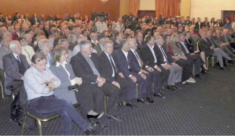ΒΑΓΓ. ΜΕΪΜΑΡΑΚΗΣ: Ο Πρωθυπουργός  «πυροβολεί» τα πόδια της χώρας μας…