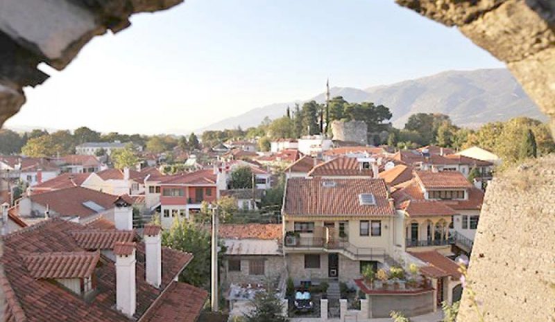 Λιγότερα τέλη στις επιχειρήσεις και μία… έξτρα μείωση για τα Γιάννενα!