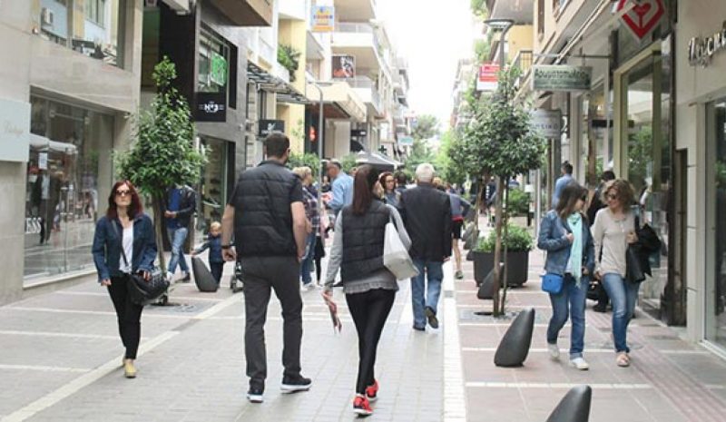 «Μουδιασμένα» ξεκινούν σήμερα οι θερινές εκπτώσεις 