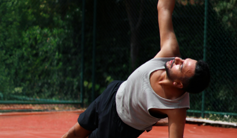 Πώς να πετύχεις το απόλυτο athleisure look χωρίς να φαίνεσαι σαν να βγήκες από το γυμναστήριο