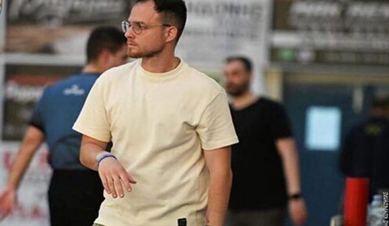 Βοηθός του Μασλαρινού  στον ΠΑΣ ο Λευτ. Κοσμάς 