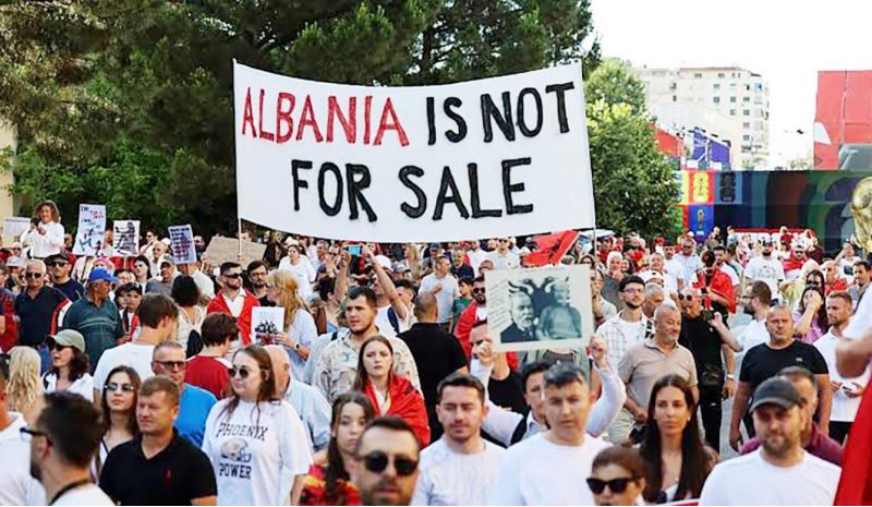 Φουντώνει το κύμα οργής  για την κυβέρνηση Ράμα 