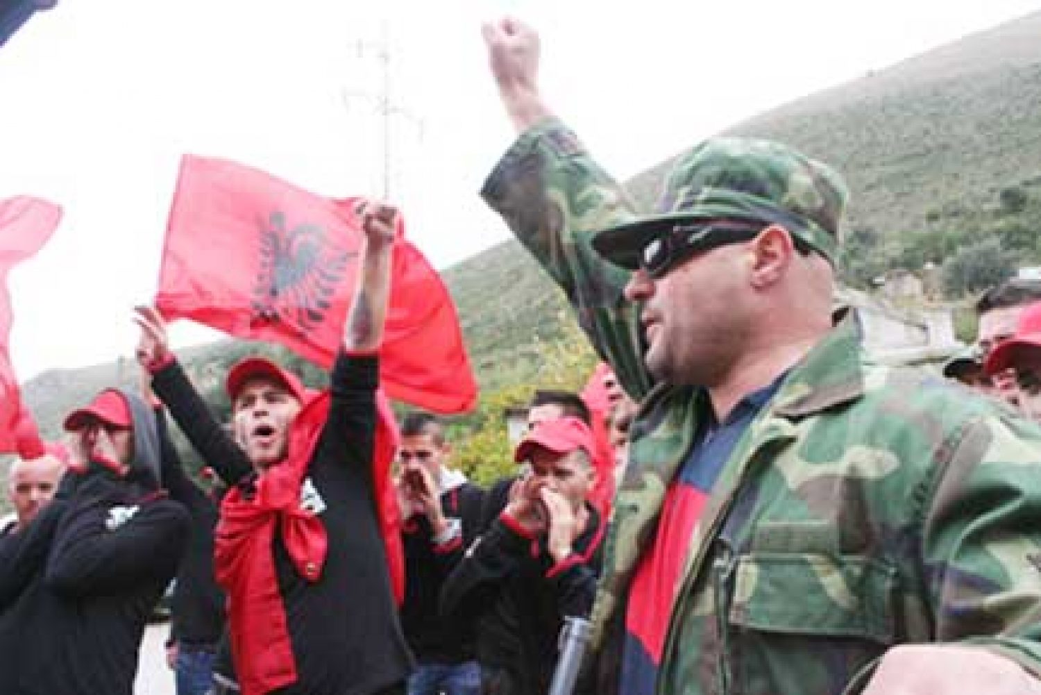 ΟΙ «ΤΣΑΜΗΔΕΣ»…ΑΓΚΑΛΙΑ ΜΕ ΤΟΝ ΡΑΜΑ!