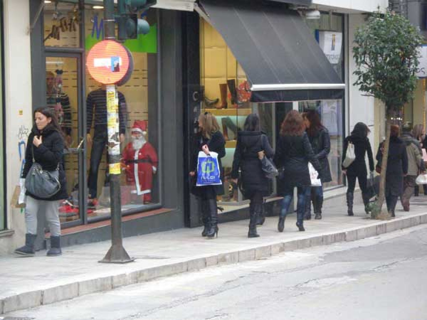 Όλα στα Γιάννενα κινούνται σε ρυθμούς Χριστουγεννιάτικους