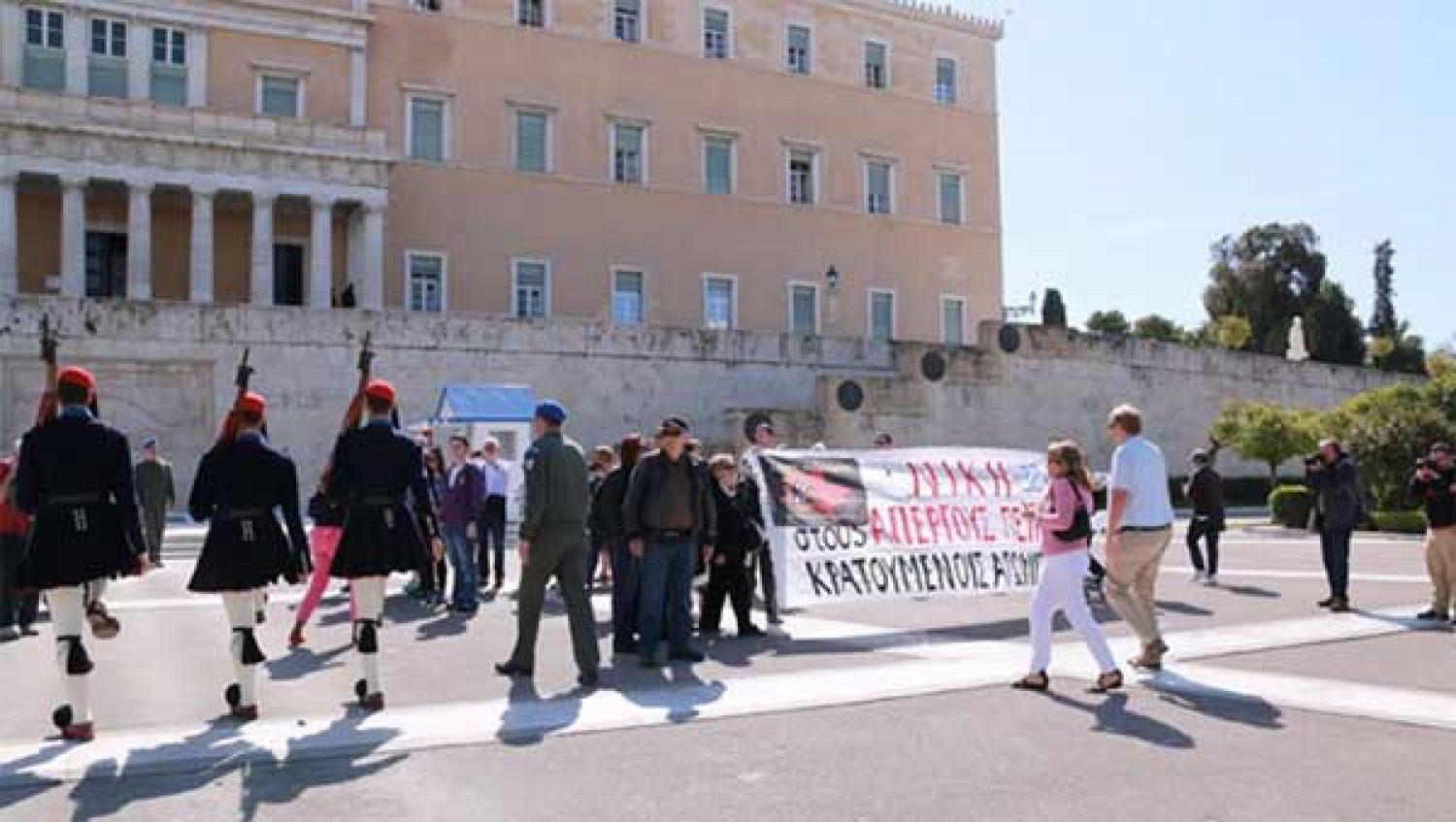 ΜΕ «ΑΥΤΟΜΑΤΟ ΠΙΛΟΤΟ» Η ΧΩΡΑ!