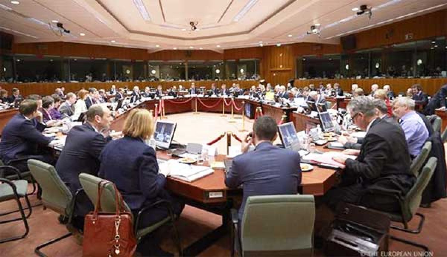 «Στραγγαλίζει» την οικονομία η έλλειψη ρευστότητας ενώ ο χρόνος τελειώνει…