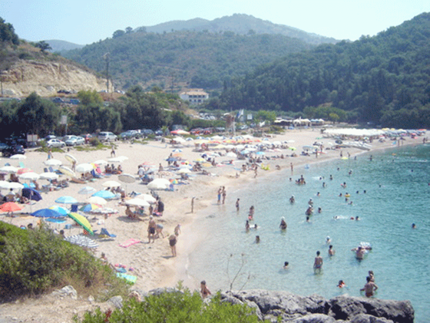 ΚΑΙ Η ΗΠΕΙΡΟΣ ΧΑΝΕΙ ΤΟΥΡΙΣΤΕΣ!