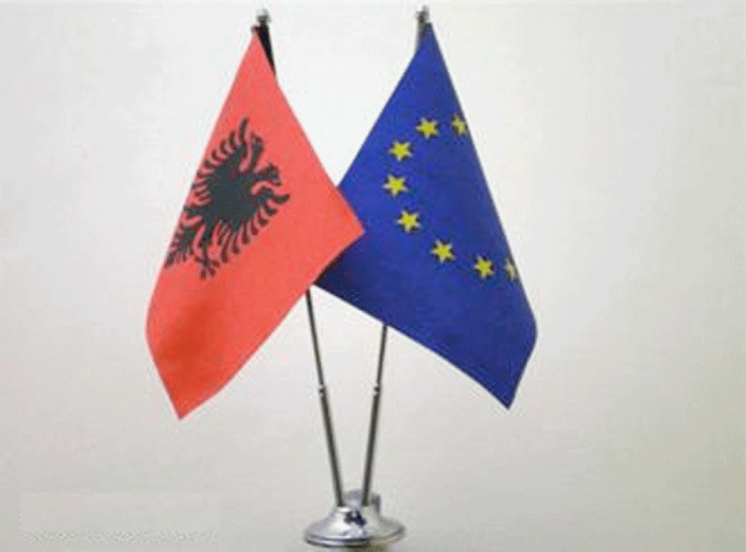 Εδραίωση της Δημοκρατίας ζητά η Ευρώπη από τον Ράμα