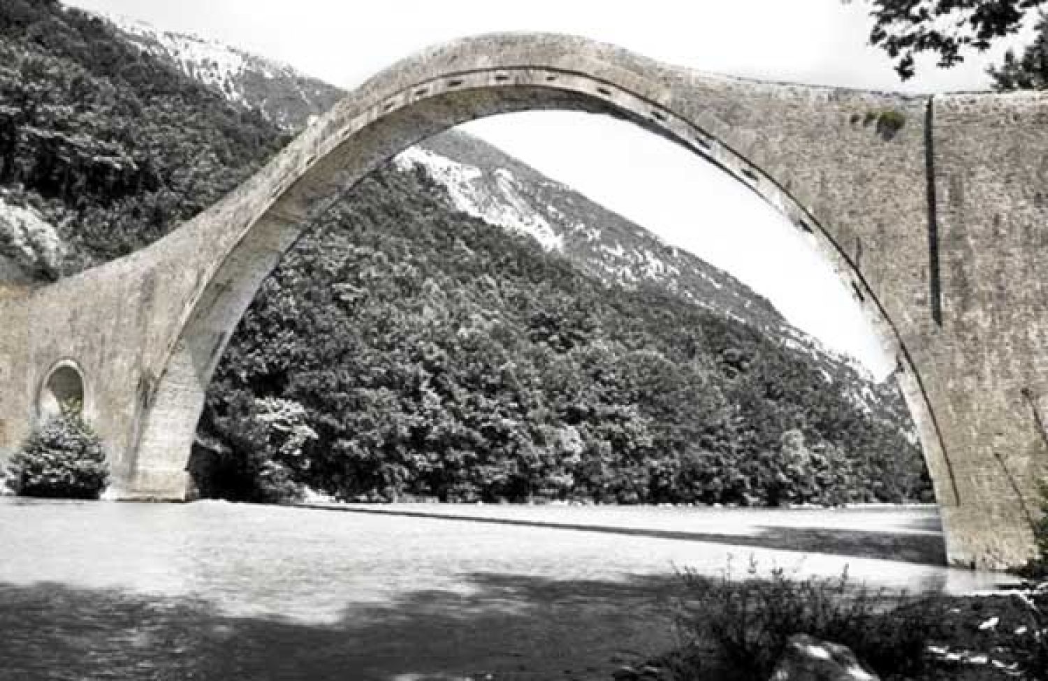 «Η Συμβολή του Ε.Μ.Π. στην αναστήλωση του Γεφυριού»