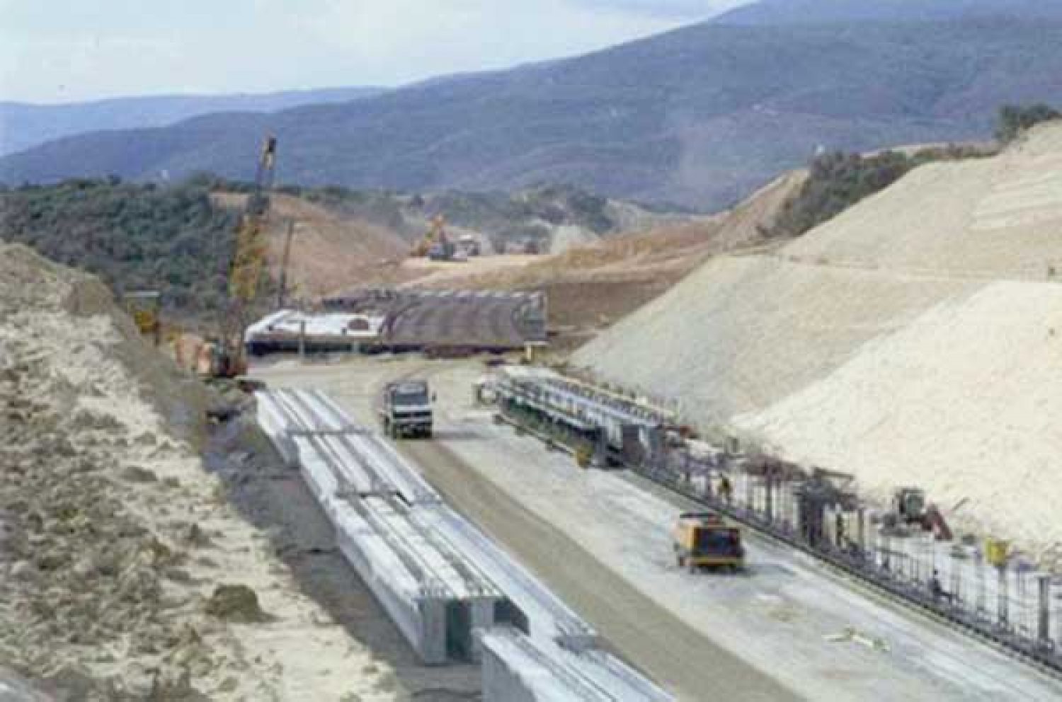 Στον… αέρα Ιόνια και Ε-65 λόγω παύσης πληρωμών!