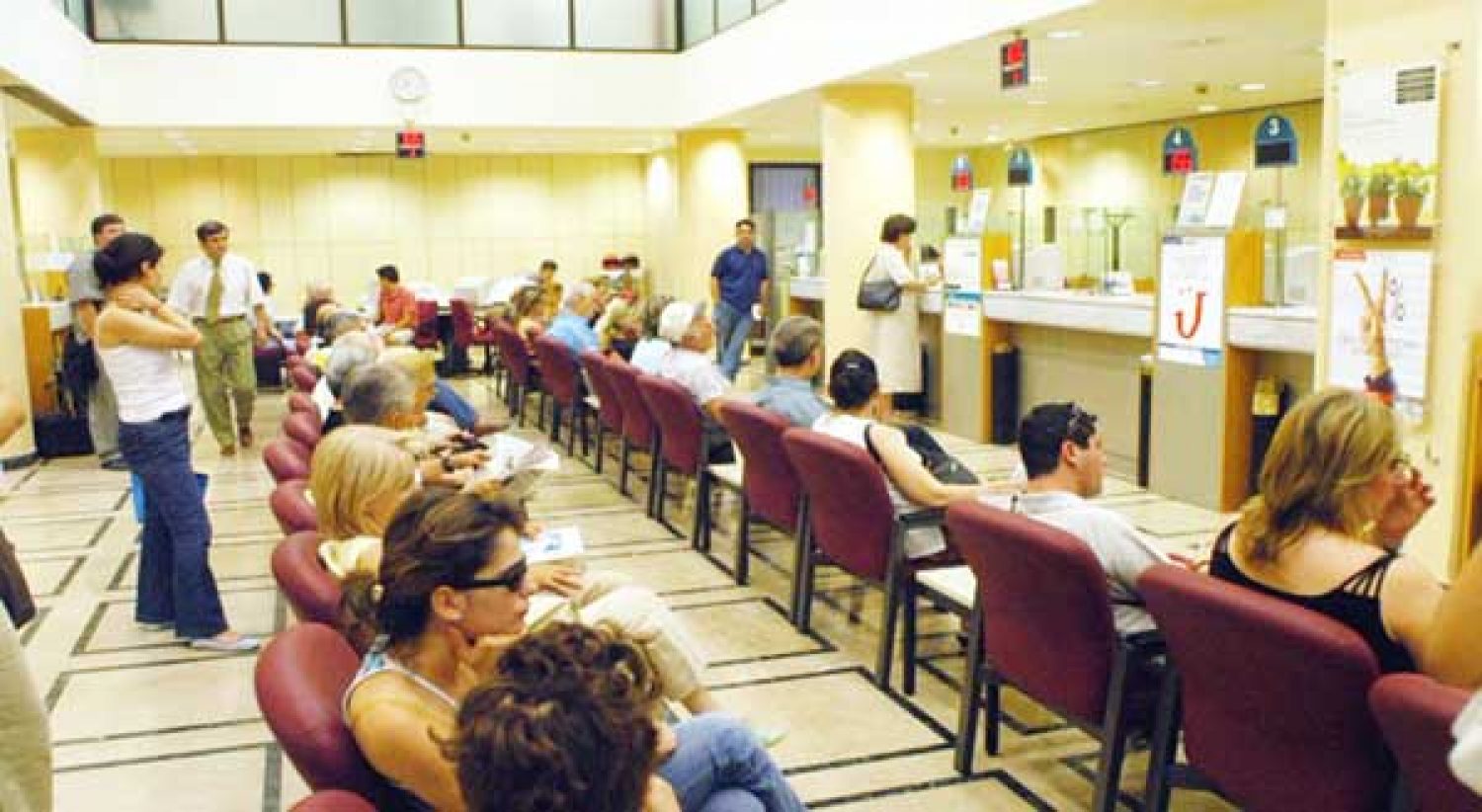 Η πραγματική οικονομία δοκιμάζει τις αντοχές της