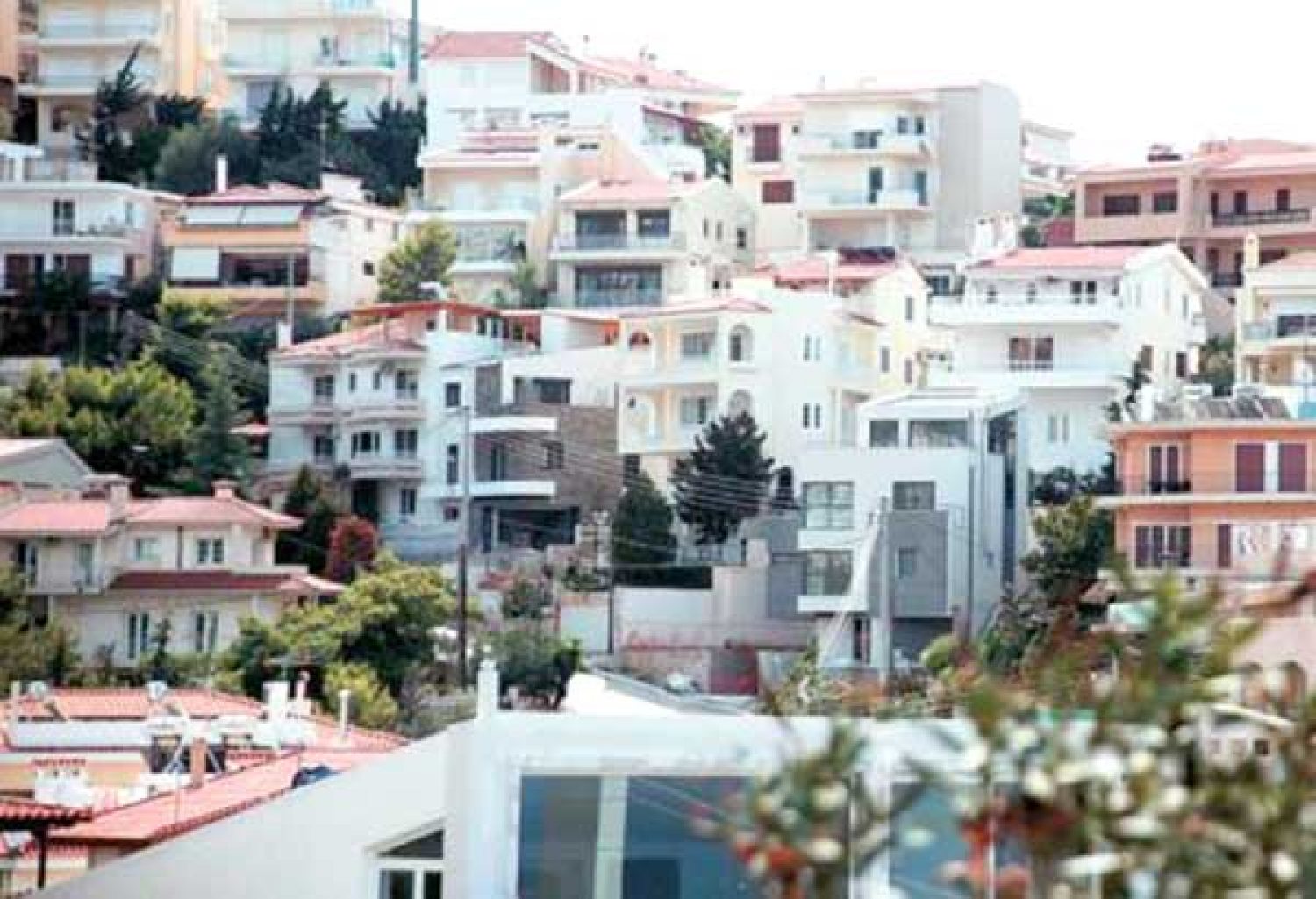 Σε «ελεύθερη πτώση» οι τιμές των ακινήτων