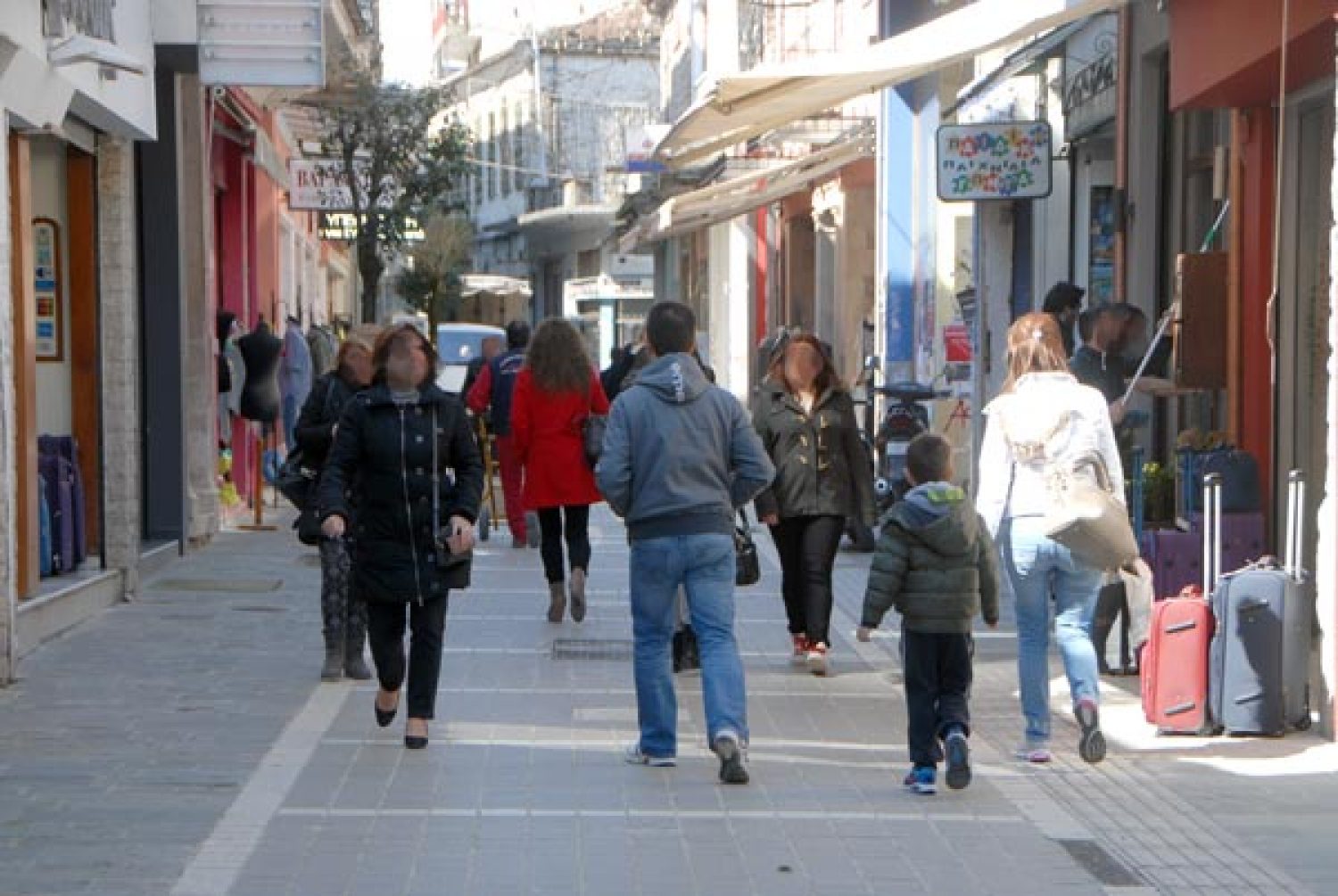 Με δεκαήμερο εκπτώσεων προσπαθεί να «ζεσταθεί» η Γιαννιώτικη αγορά