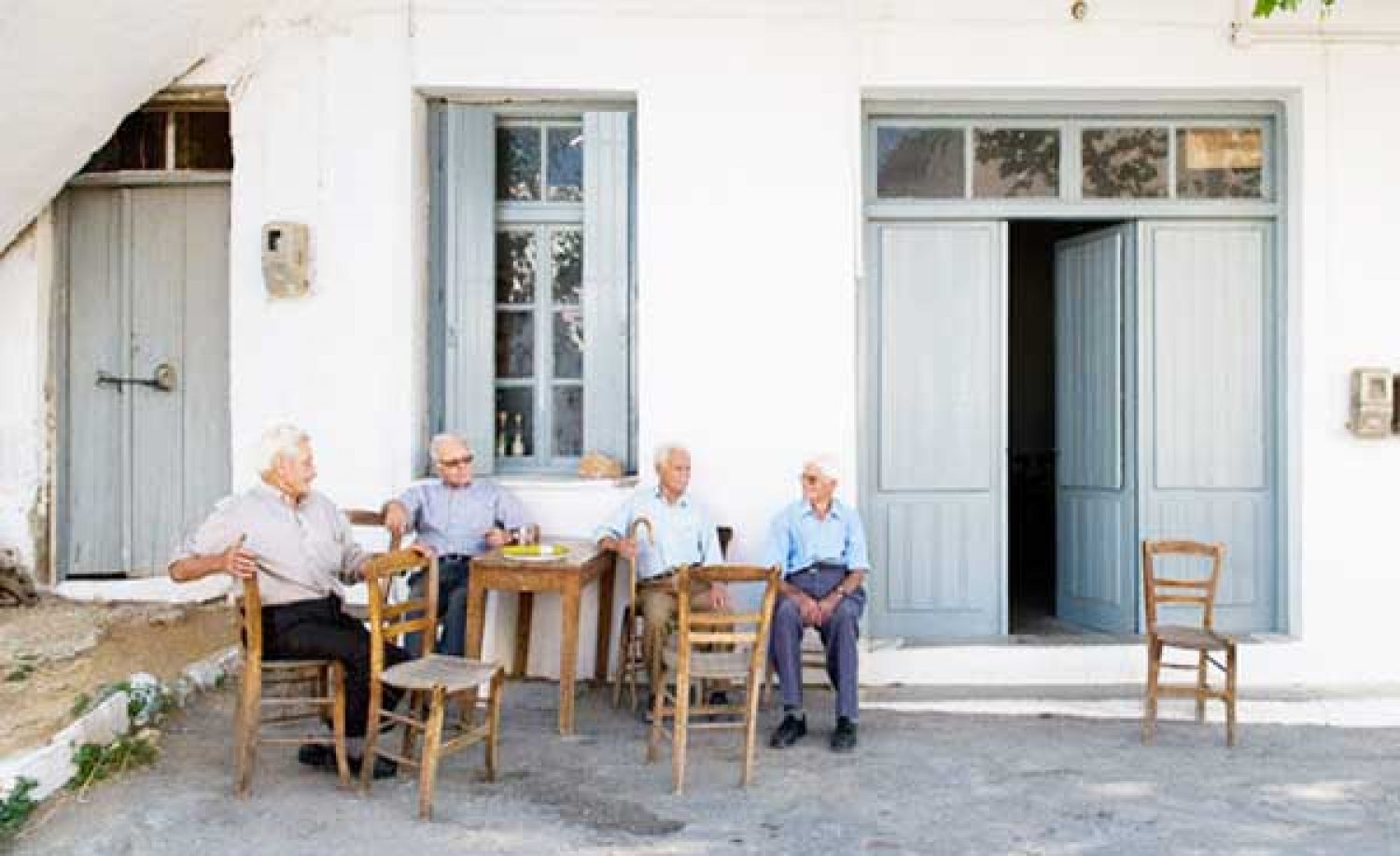 Λουκέτο στα «μαγαζιά» των χωριών εάν -αντί ΟΓΑ- ασφαλιστούν στον ΟΑΕΕ!