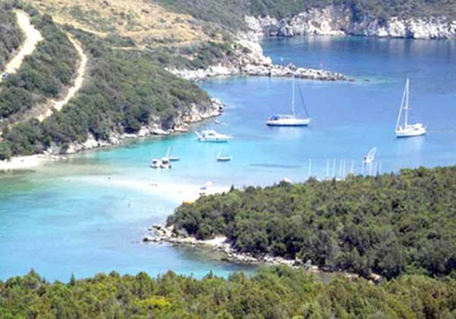 ΚΑΙ Η ΗΠΕΙΡΟΣ…ΞΕΠΟΥΛΑΕΙ ΣΕ ΞΕΝΟΥΣ!