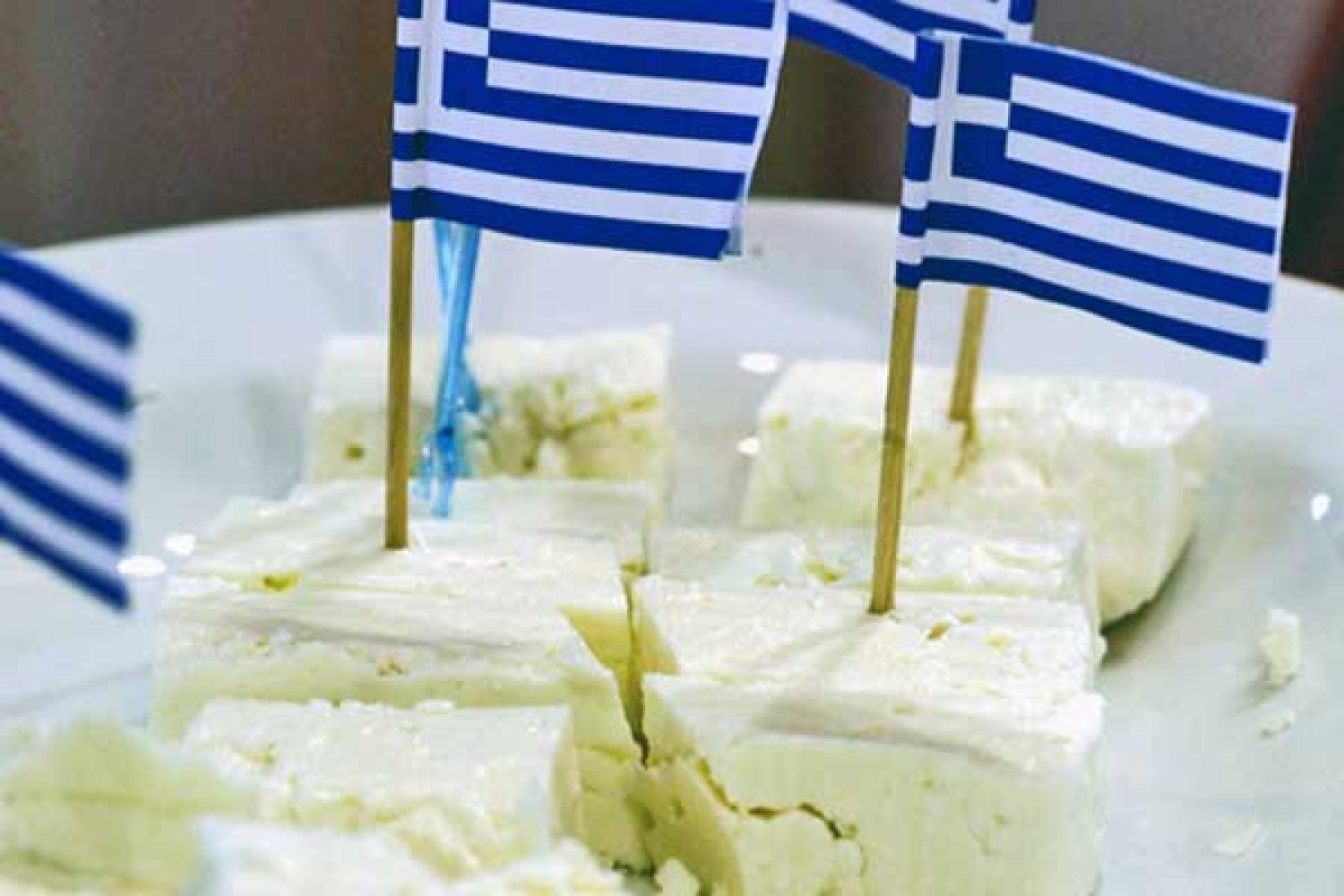 Λάθη, καθυστερήσεις, ολιγωρία για την προστασία της ελληνικής φέτας