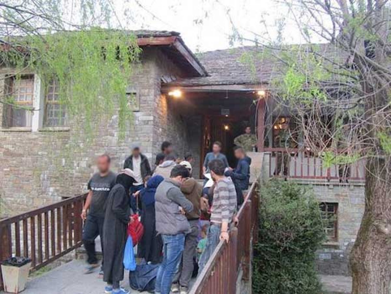 ΚΕΝΤΡΑ ΦΙΛΟΞΕΝΙΑΣ ΚΑΙ… ΦΥΜΑΤΙΩΣΗΣ!
