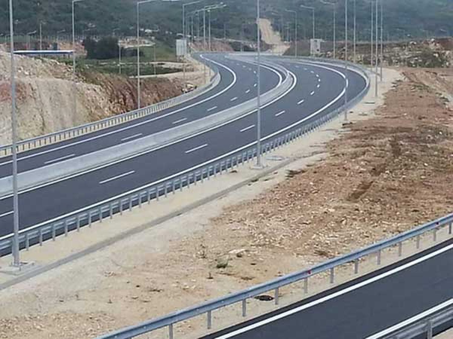ΠΕΡΙΜΕΝΟΝΤΑΣ ΤΑ ΜΕΓΑΛΑ ΟΔΙΚΑ ΕΡΓΑ…