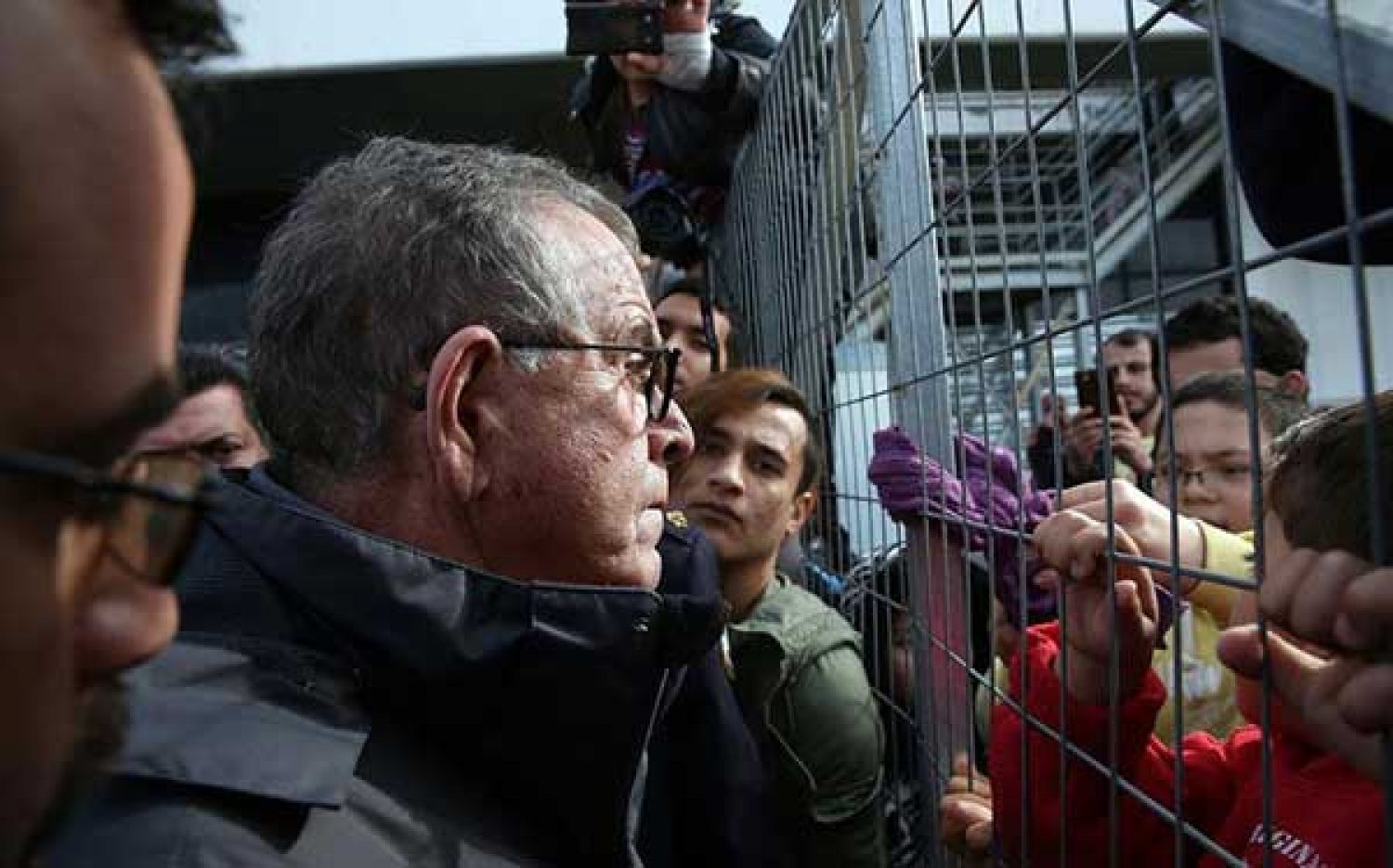 ΠΡΟΣΦΥΓΙΚΟ: ΟΠΩΣ…ΕΣΤΡΩΣΕ Η ΚΥΒΕΡΝΗΣΗ!