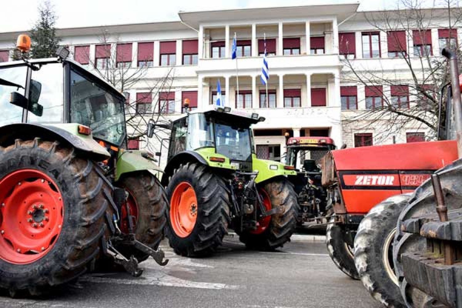 Βροντερό «παρών» έδωσαν χθες οι αγρότες στα Γιάννενα