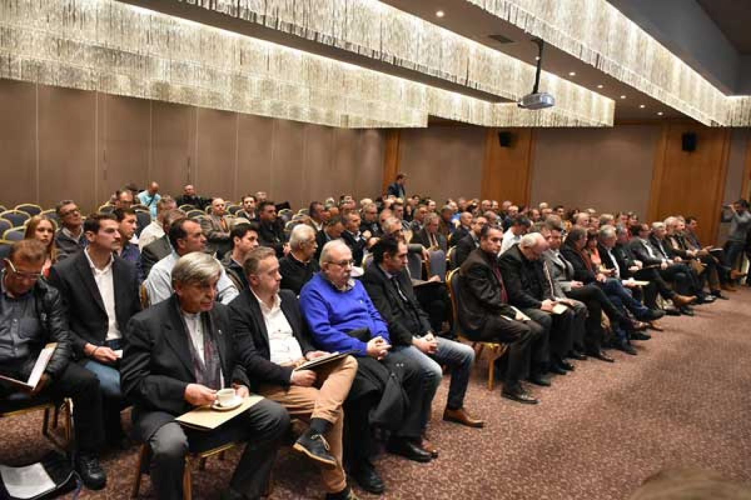 ΟΔΗΓΟΥΝ ΣΕ ΔΙΑΛΥΣΗ ΤΟΥΣ ΔΗΜΟΥΣ!