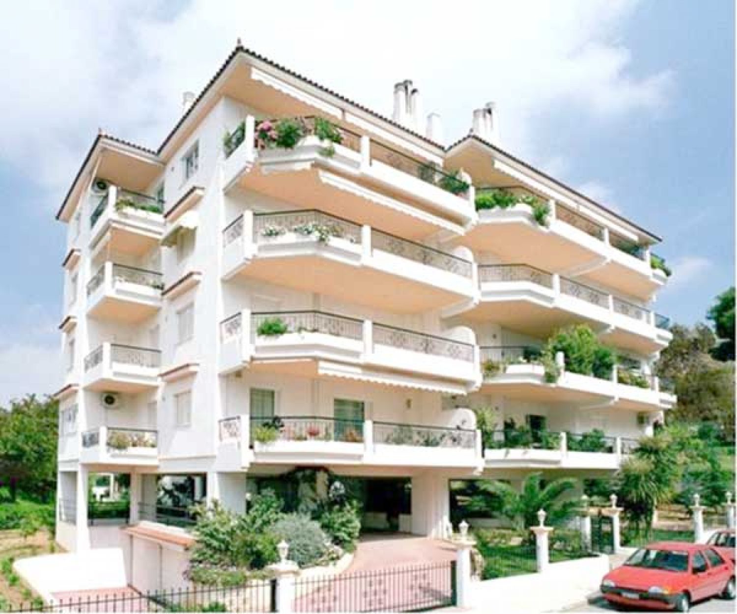 Αντί να ανακάμψουν έρχονται και νέα «χαράτσια» στα ακίνητα