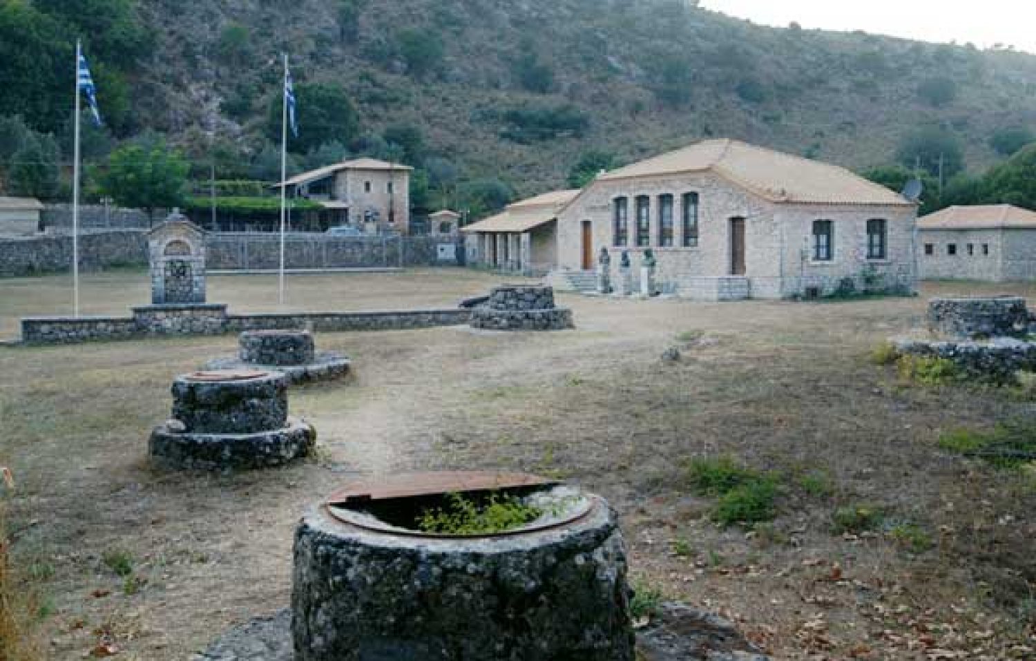Ερημιά, αδιαφορία, εγκατάλειψη βιώνει σήμερα το ιστορικό Σούλι