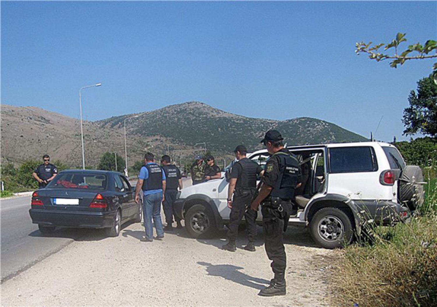 ΧΩΡΙΣ ΜΕΣΑ ΠΑΛΕΥΕΙ Η ΕΛ.ΑΣ. ΗΠΕΙΡΟΥ!
