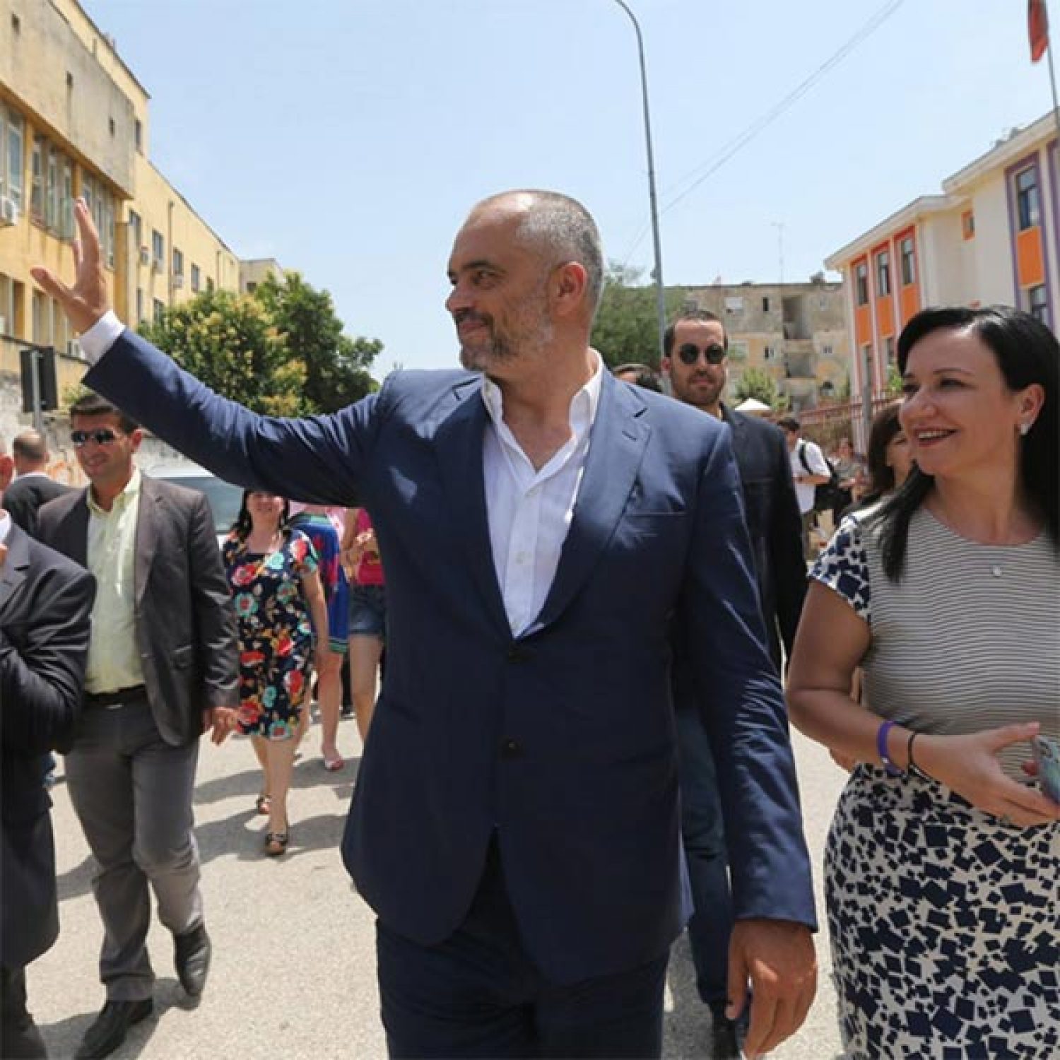 ΣΦΙΓΓΕΙ Ο ΚΛΟΙΟΣ ΓΙΑ ΤΟΝ ΕΝΤΙ ΡΑΜΑ!