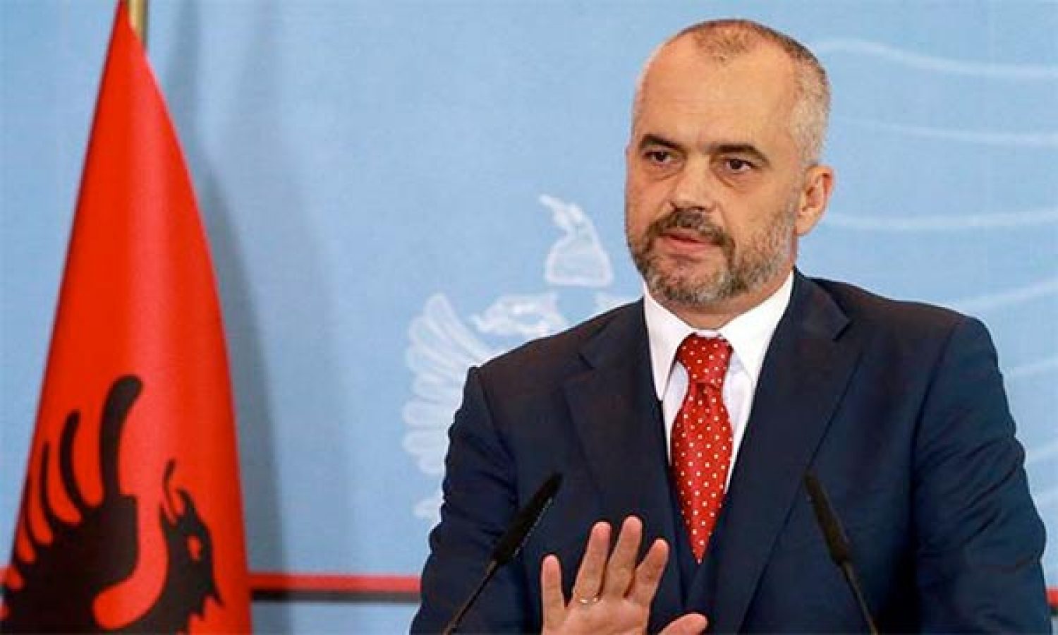 Ο Έντι Ράμα υβρίζει και τρομοκρατεί τους Έλληνες εντός κι εκτός Αλβανίας