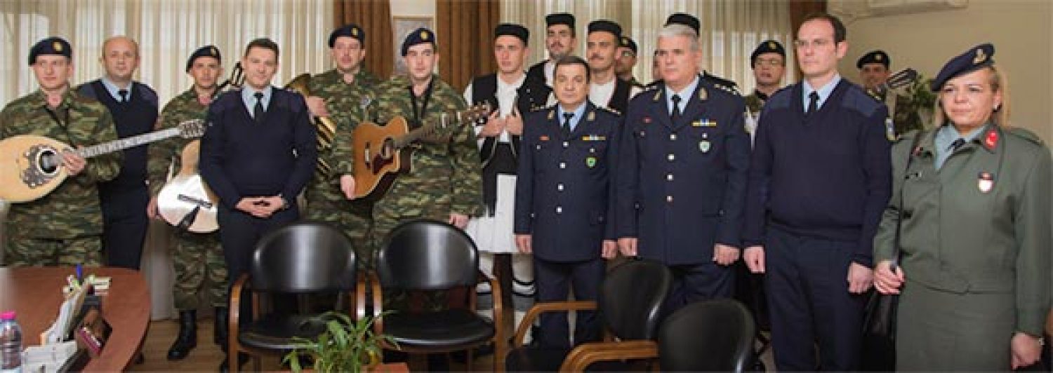 Τα κάλαντα είπε η 8η Ταξιαρχία