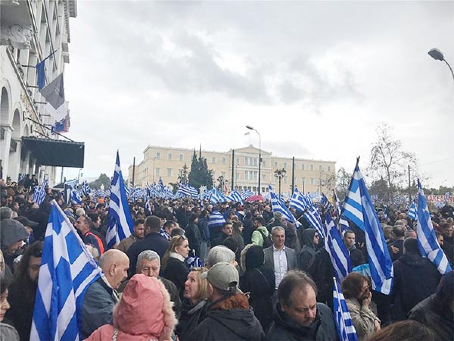Η ΕΛΛΑΔΑ ΜΙΛΗΣΕ: ΟΧΙ ΣΤΗΝ ΠΡΟΔΟΣΙΑ!