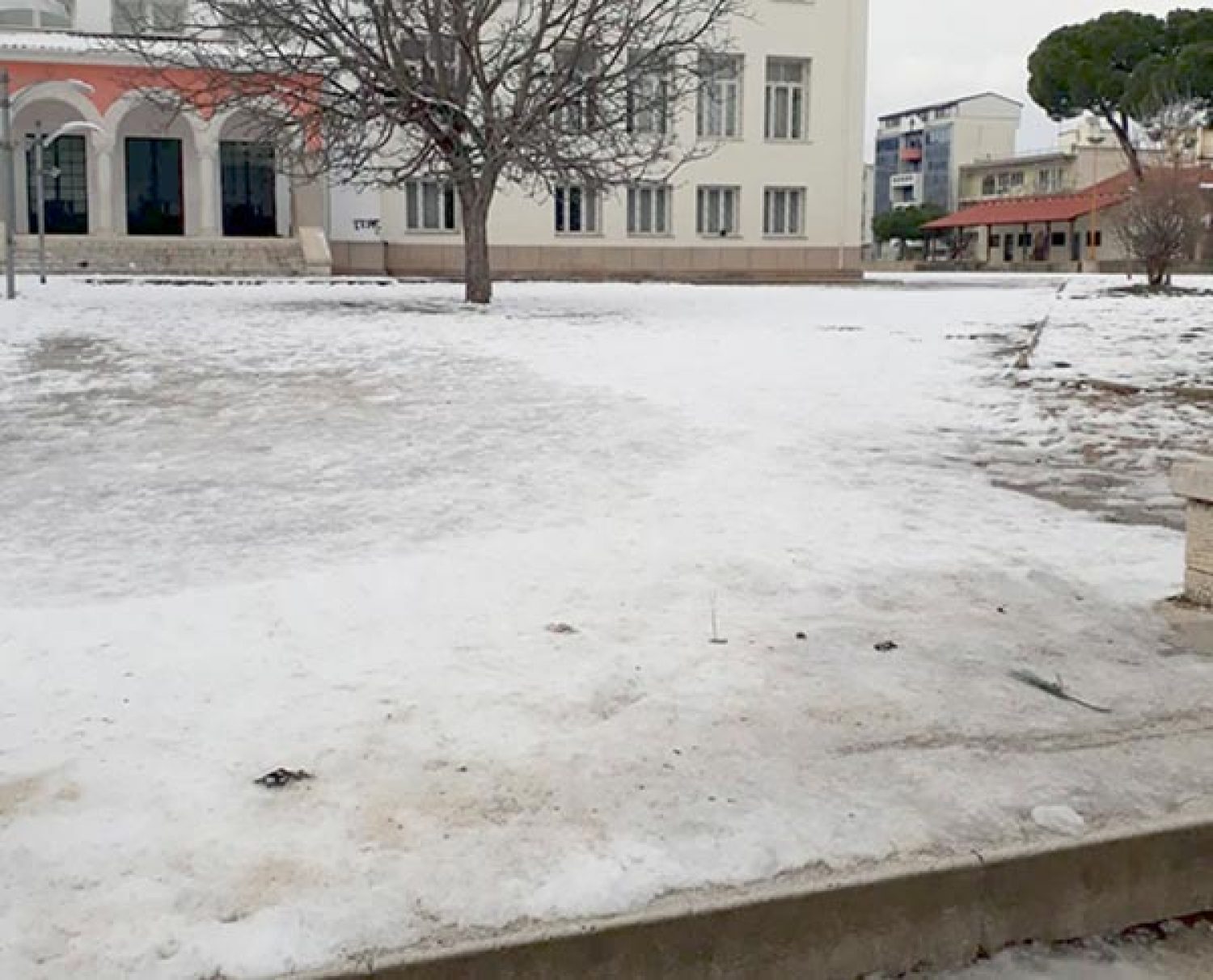 Λόγω παγετού κλειστά σήμερα πολλά Σχολεία – Παιδικοί Σταθμοί!
