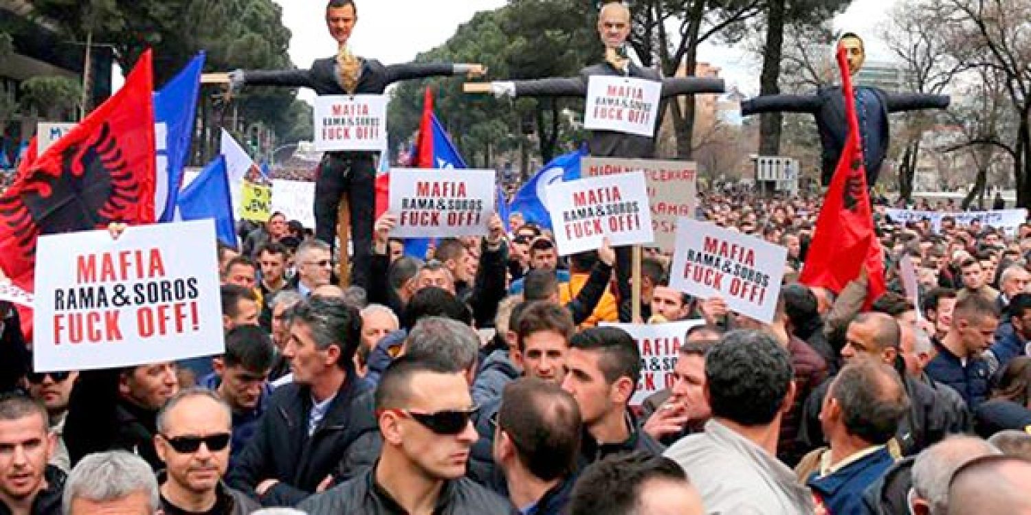 ΣΤΟ ΚΑΤΩΦΛΙ ΕΜΦΥΛΙΟΥ Η ΑΛΒΑΝΙΑ!