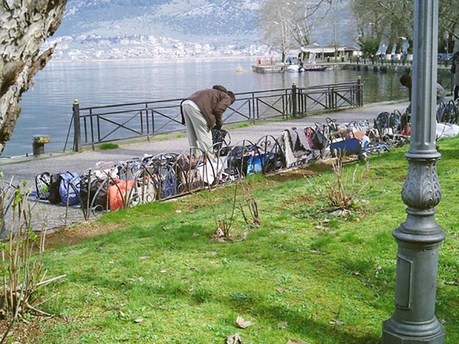 ΟΙ ΠΛΑΝΟΔΙΟΙ…ΣΤΕΓΝΩΝΟΥΝ ΤΗΝ ΑΓΟΡΑ!