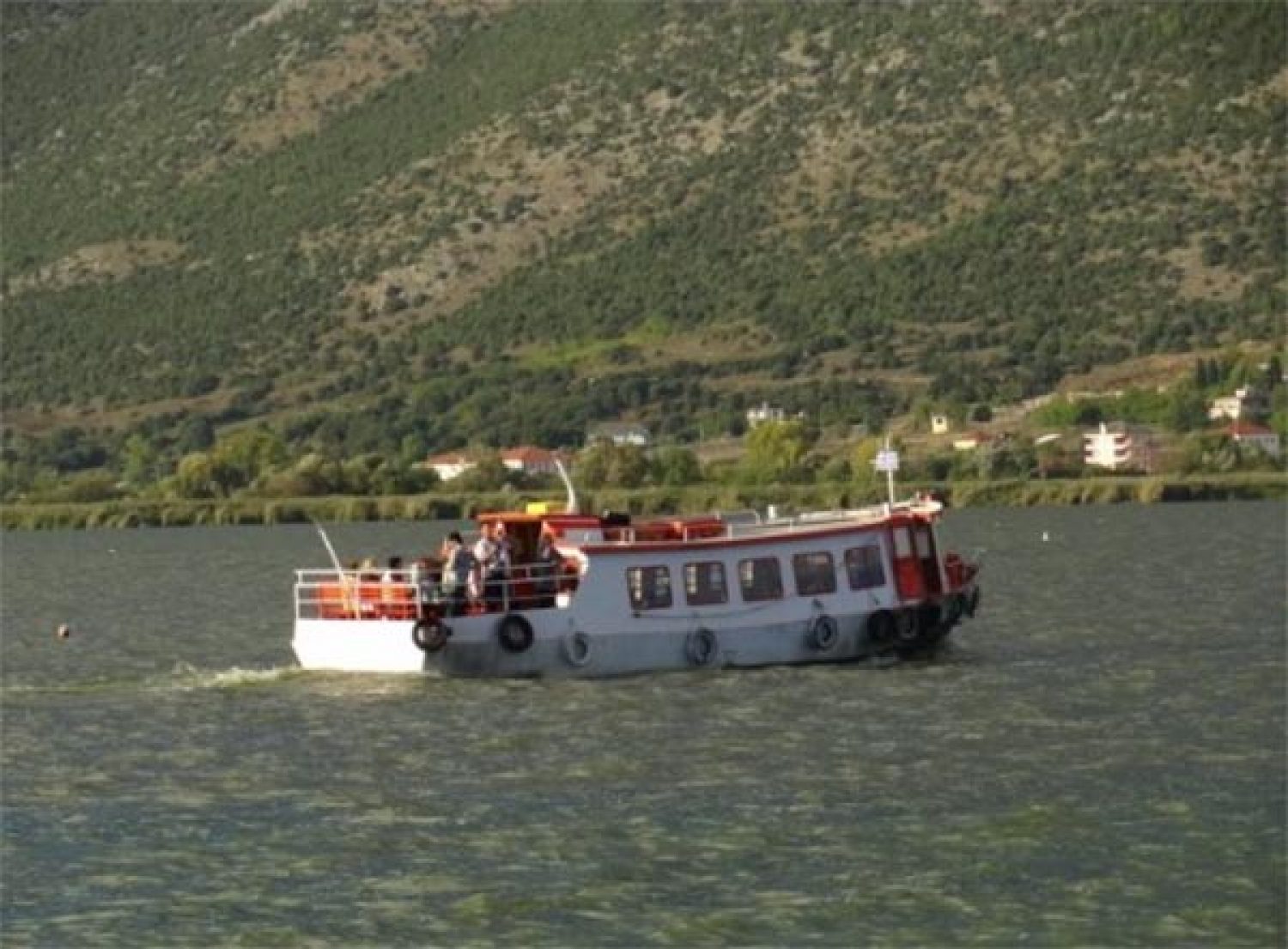 Από τα «σφαγεία» θα αναχωρούν τα καραβάκια για το Νησί