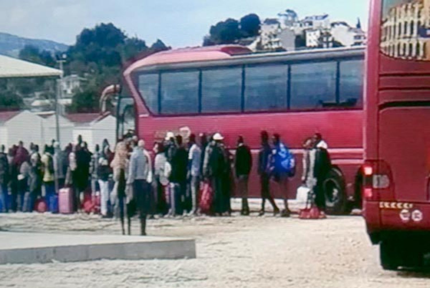 ΔΥΣΕΥΡΕΤΗ Η ΣΤΕΓΗ ΣΤΑ ΓΙΑΝΝΕΝΑ!