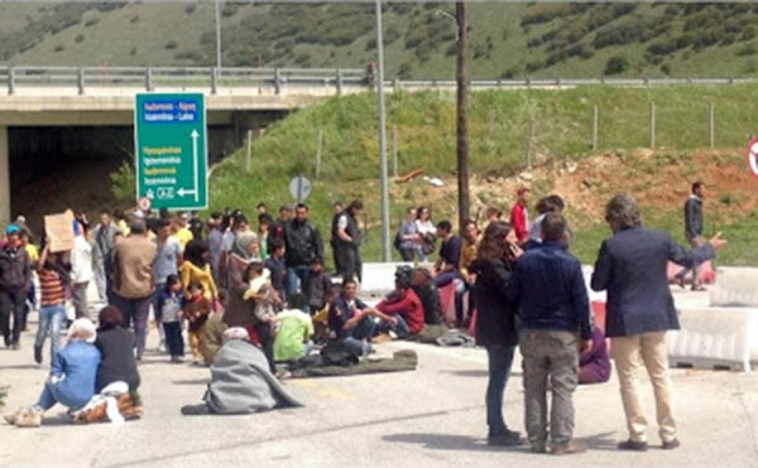 Ανανέωση συμβάσεων ζητούν απασχολούμενοι στις Δομές Προσφύγων