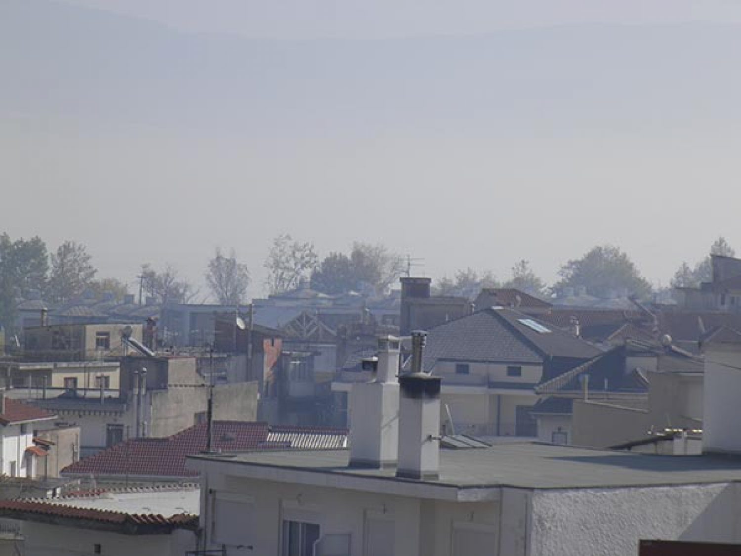 Άπνοια και ανομβρία στα Γιάννενα «φουντώνουν» την αιθαλομίχλη!