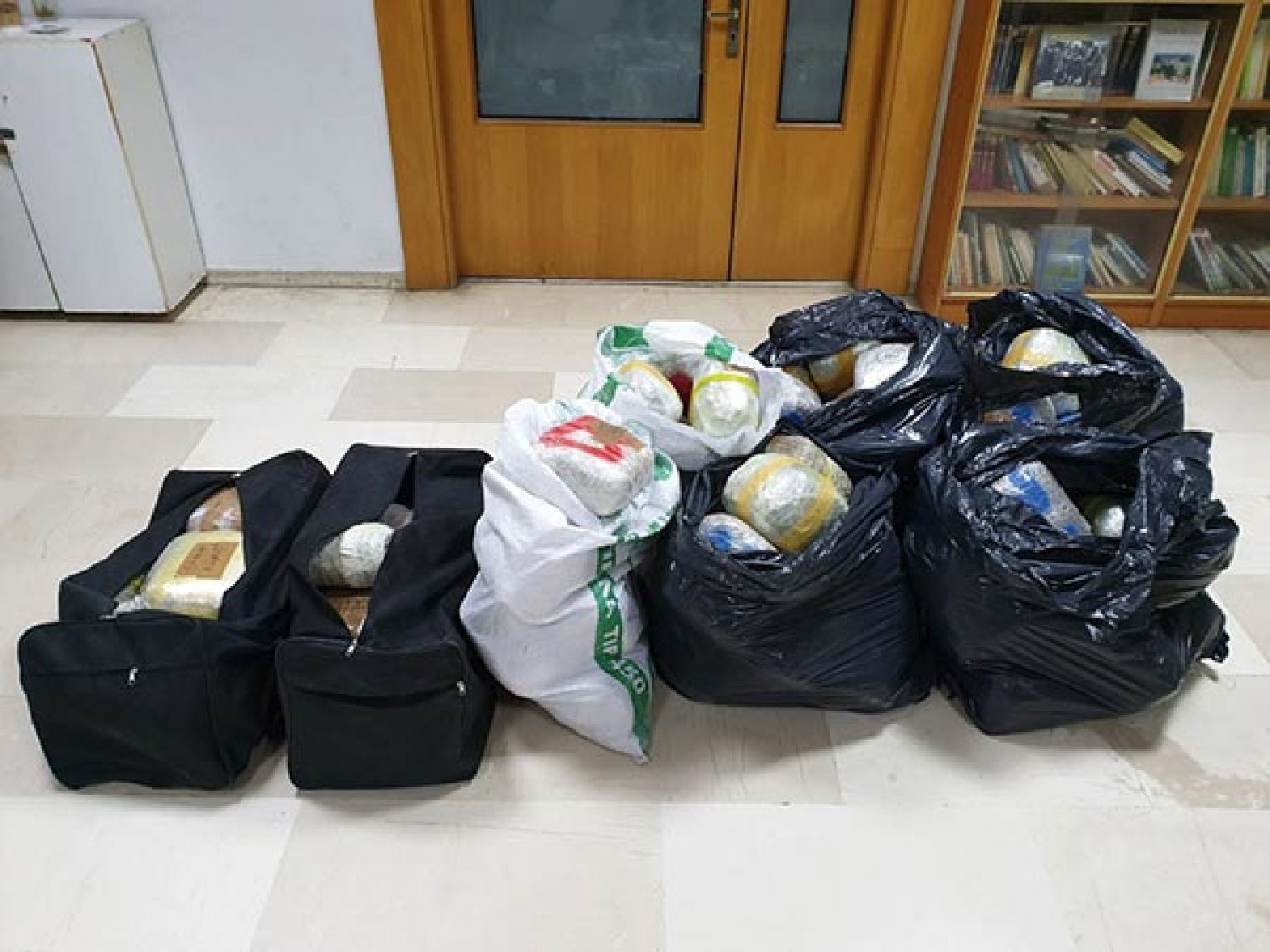 Με τα τσουβάλια μέλη κυκλώματος έφερναν 108 κιλά χασίς στην Ήπειρο!