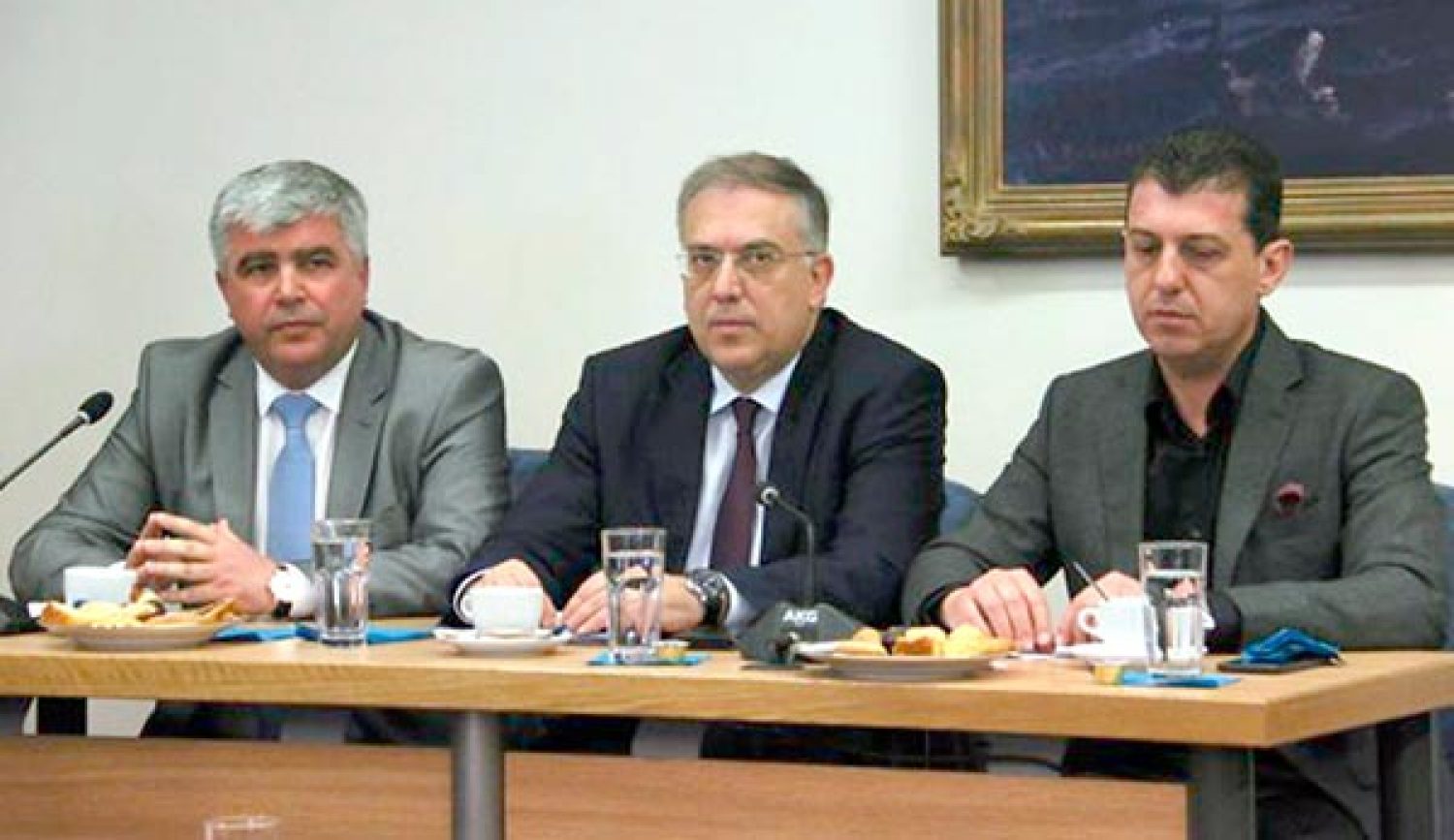 ΜΕ ΕΝΙΣΧΥΜΕΝΟ ΡΟΛΟ Η ΑΥΤΟΔΙΟΙΚΗΣΗ!