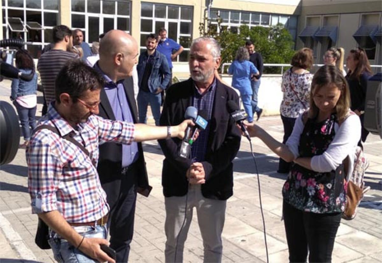 Η ΑΔΕΔΥ στηρίζει τα αιτήματα των εργαζομένων στα νοσοκομεία