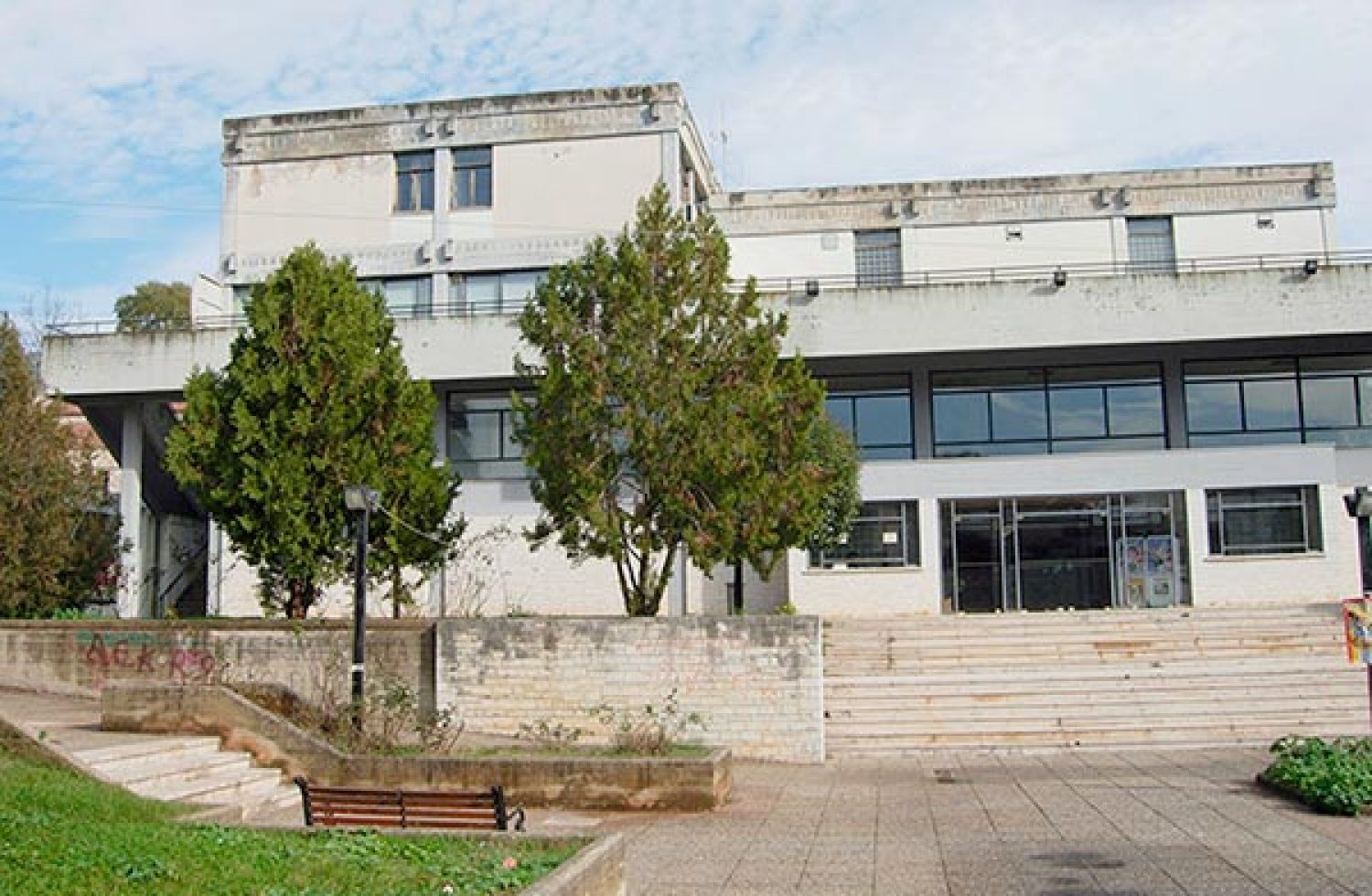 Μαζί με τον μισθό του ήθελε και την αποζημίωση ο Κων. Γκόγκος!