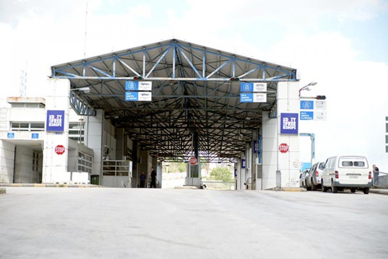 Στο «κόκκινο» η αγωνία από την επιστροφή των αδειούχων