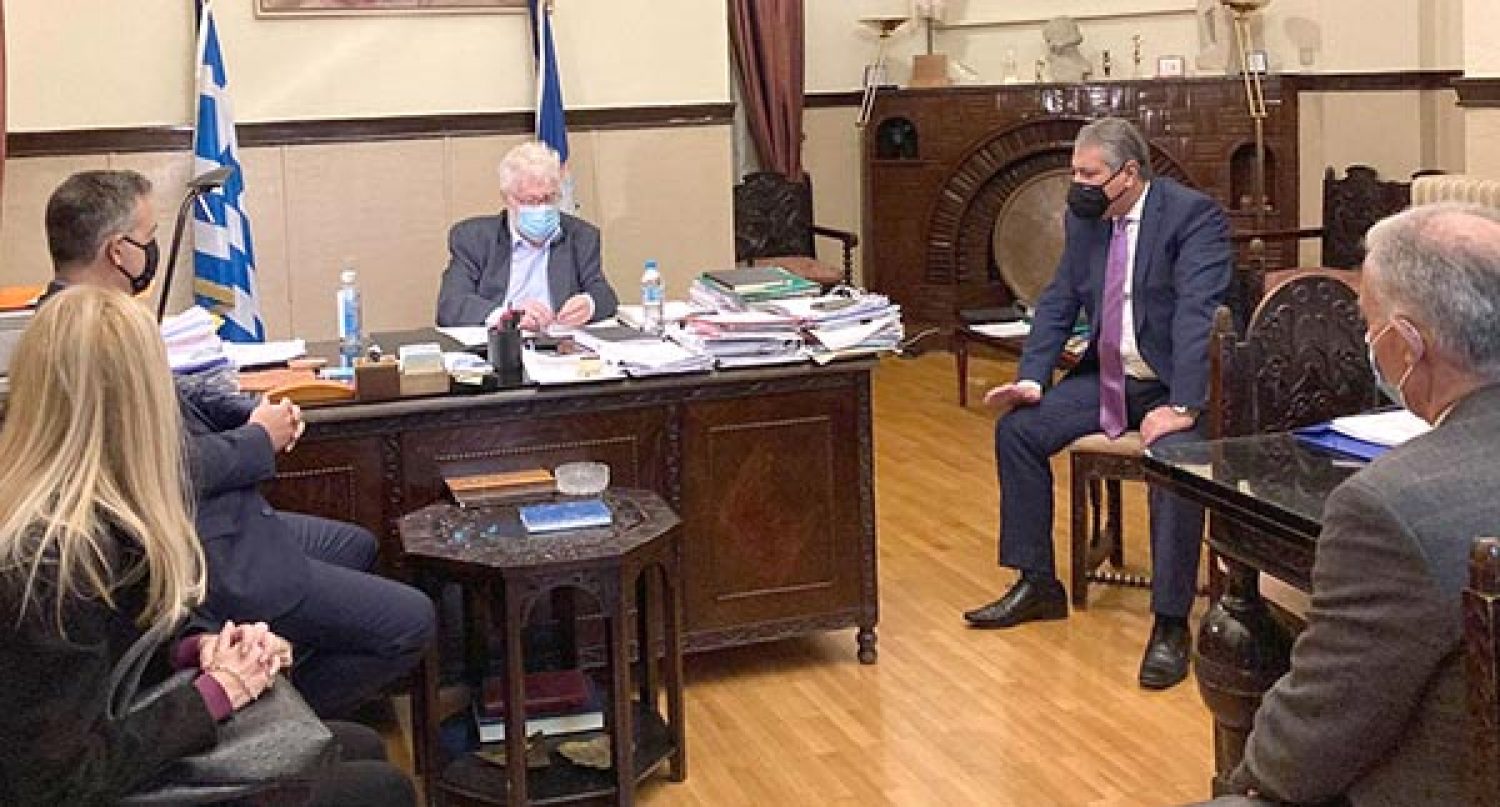 Χαλαρότητα, εκδηλώσεις, συνωστισμοί έφεραν στο «κόκκινο» την περιοχή μας