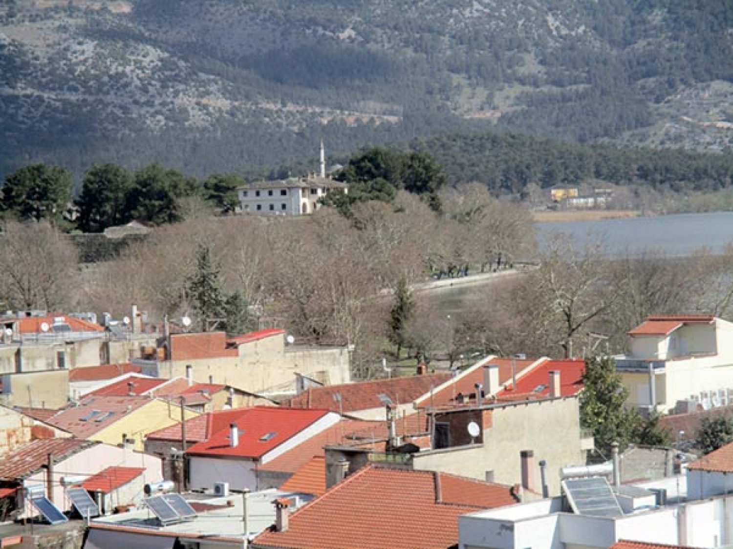 ΚΟΡΩΝΟΙΟΣ: ΣΤΑ ΛΥΜΑΤΑ ΤΟ ΑΠΟΤΥΠΩΜΑ
