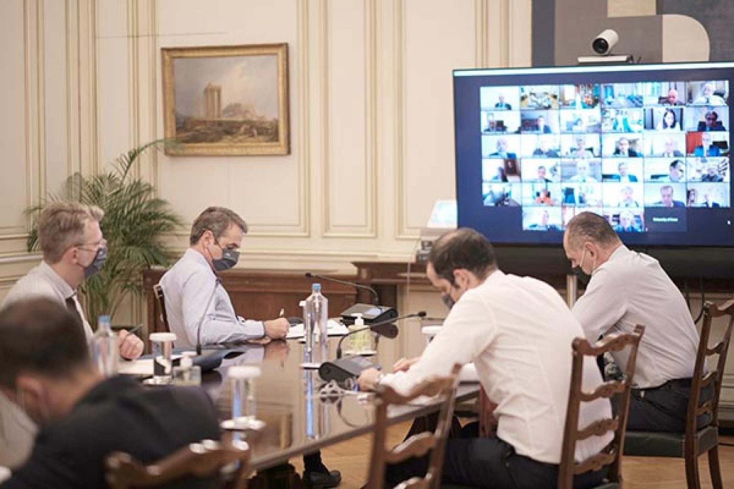 Φύλαξη, πρόσβαση, αυστηρές ποινές για θωράκιση των Πανεπιστημίων μας