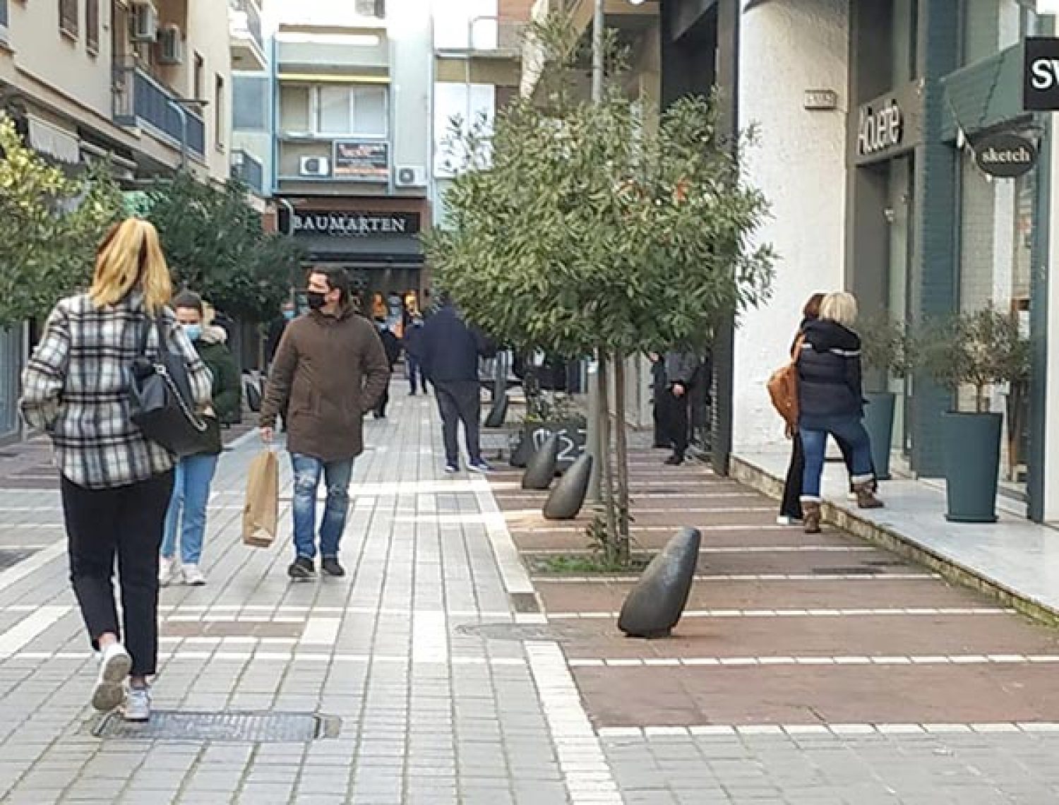 ΤΑ ΓΙΑΝΝΕΝΑ… ΚΟΝΤΡΑ ΣΤΟ «ΒΑΘΥ ΚΟΚΚΙΝΟ»!