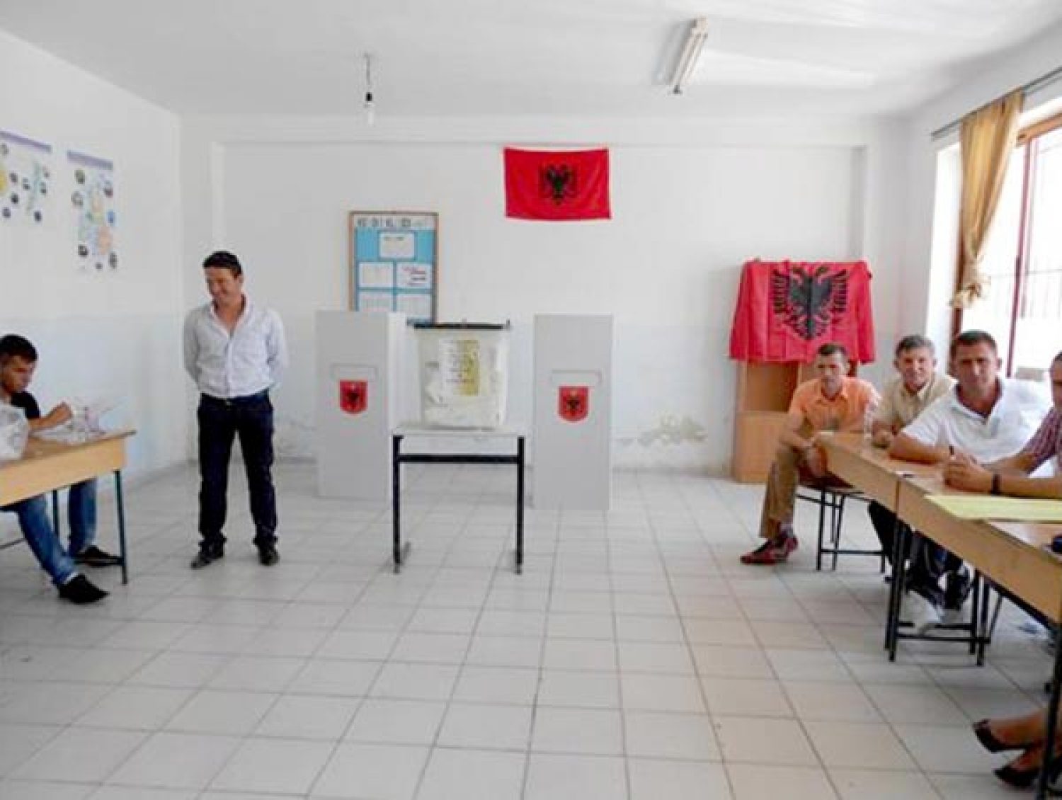 Με... 14ημερη καραντίνα αποκλείει τους ψηφοφόρους από την Ελλάδα!