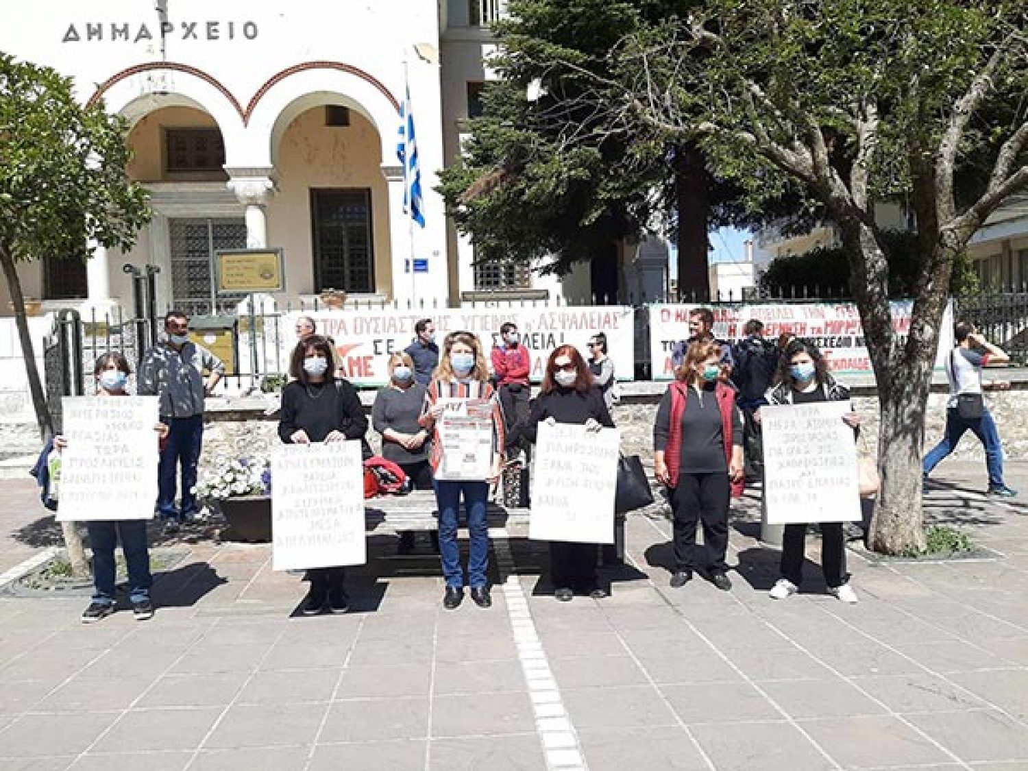 Ασφαλή εργασία ζητούν οι σχολικές καθαρίστριες